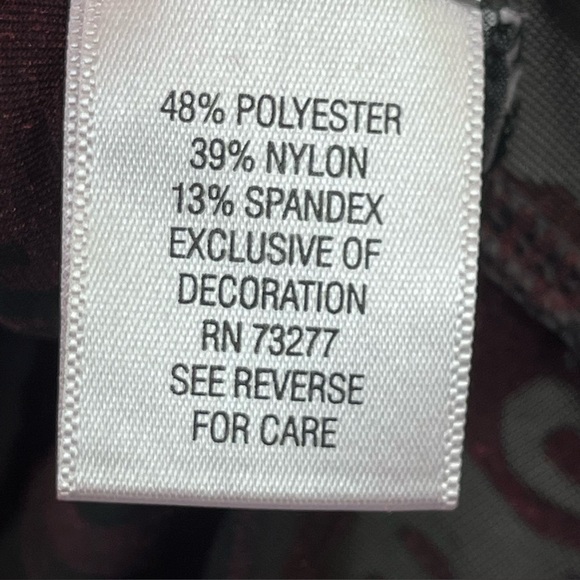 Vera Wang Burgundy Velvet Burnout Tunic Top Sz L Simply Vera Wimsigoth Whitchy - Picture 7 of 16